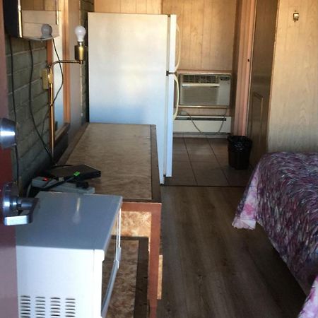 Dorchester Motel Фармингтън Хилс Екстериор снимка